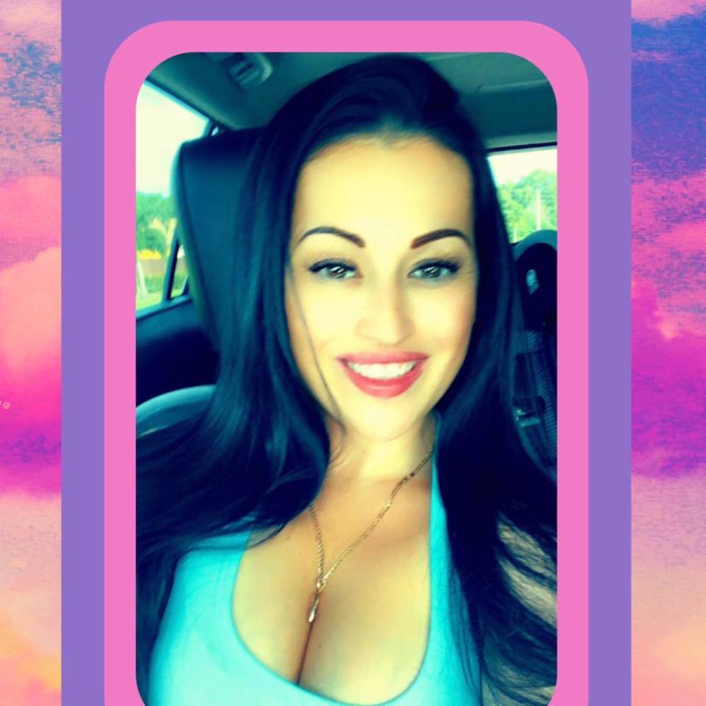 Meet your Posher, Raquel